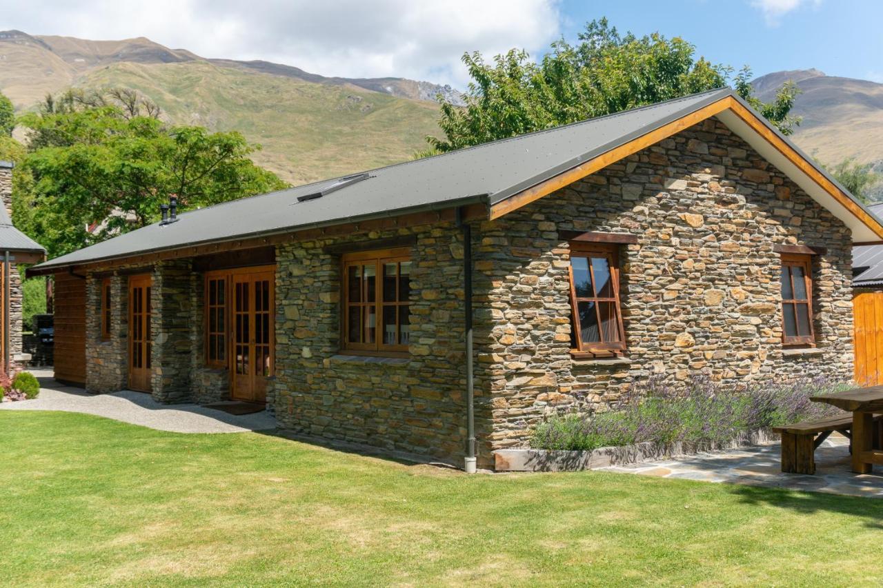 Wanaka Homestead Lodge & Cottages Exterior photo