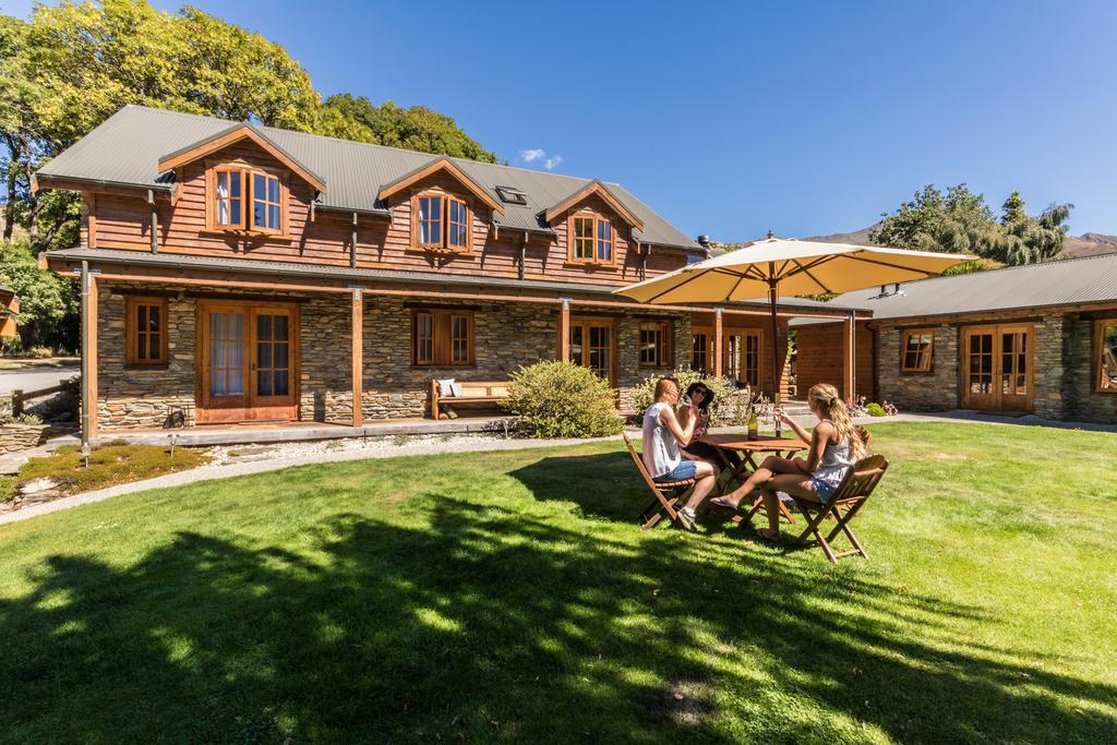 Wanaka Homestead Lodge & Cottages Exterior photo